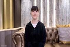 FC2-PPV-4738195 Kokoa (19) After the creampie, she used a speculum to scoop up the semen and put it in her mouth, and when she was teased with toys in a spread-eagle position, she squirted like a whale.