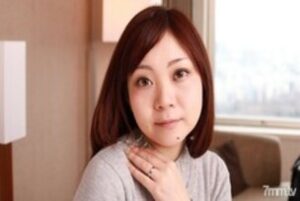 RB025 Hidden camera with big tits married woman Saffle