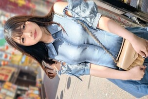 SIRO-5578 "A gathering for all you chubby lovers! She has a cute face, but when she takes off her underwear, her body becomes wild! She's so sexy you won't know where to look! Paradise is right there! [First time filming] Online…": M