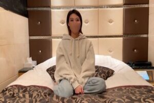 FC2-PPV-4791844 [Full face revealed] A beautiful 28-year-old nurse. Her hips bounce up and down during the endless foreplay, and when she cums, her milky pussy juice drips down to her balls as she thrusts her cock into him.